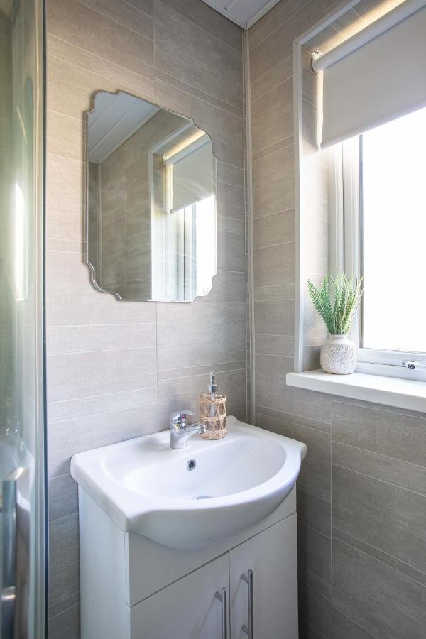 Fully Refurbished North Belfast Home Экстерьер фото